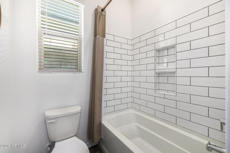 Jack and Jill Tub & Shower