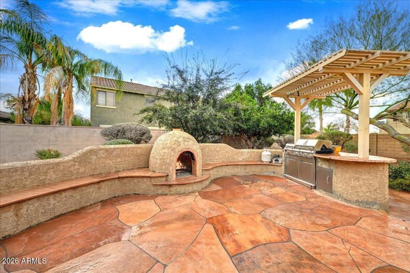 Patio Fireplace-Grill