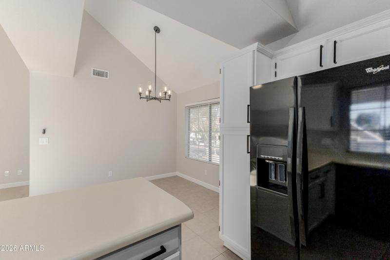 Kitchen/eat-in dining