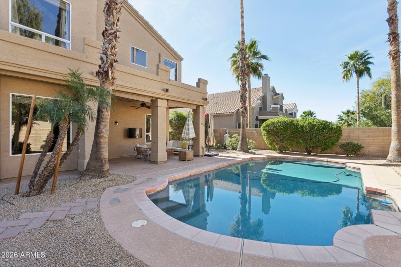 52-web-or-mls-16032-s-1st-st