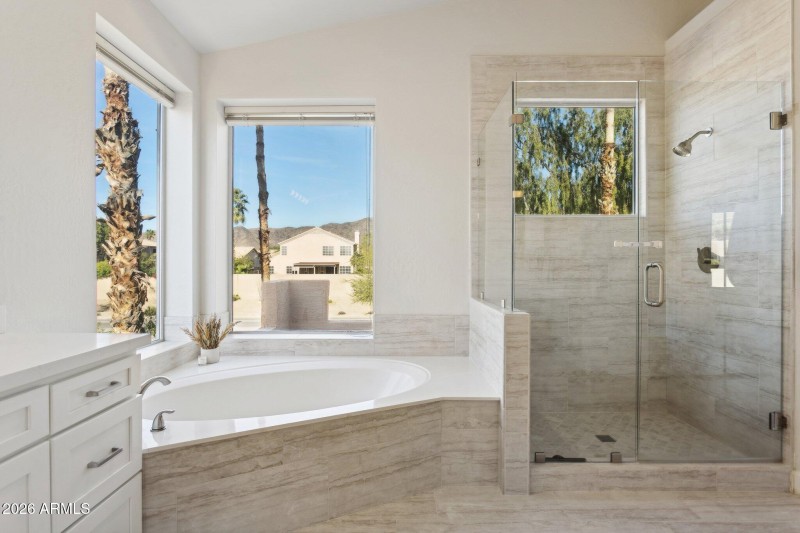 38-web-or-mls-16032-s-1st-st