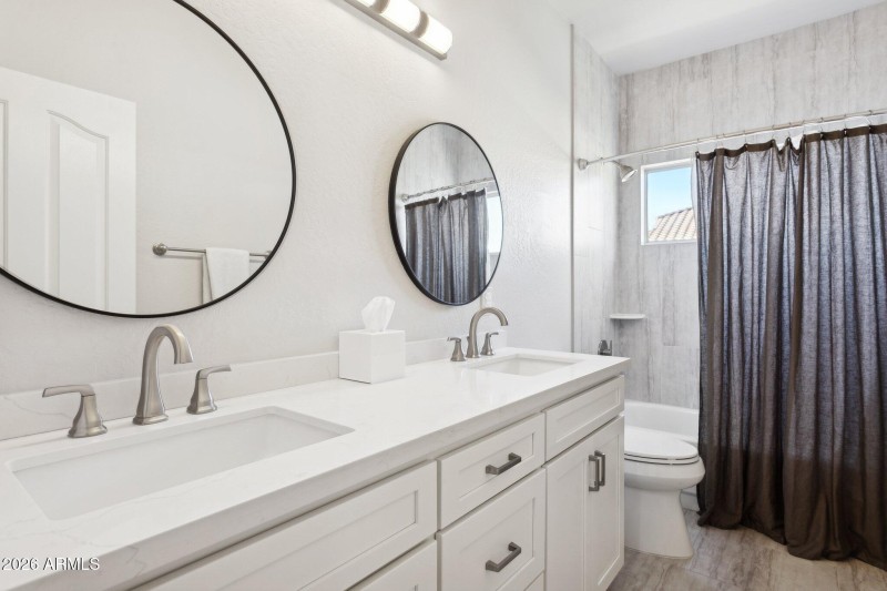 41-web-or-mls-16032-s-1st-st