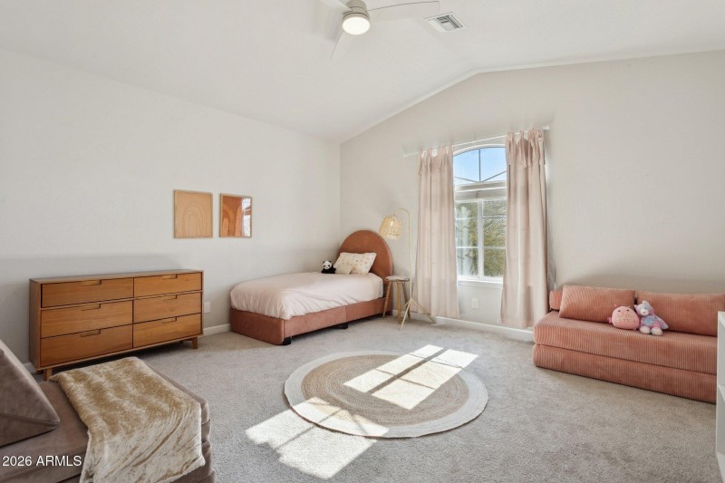 44-web-or-mls-16032-s-1st-st