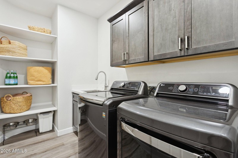 47-web-or-mls-16032-s-1st-st