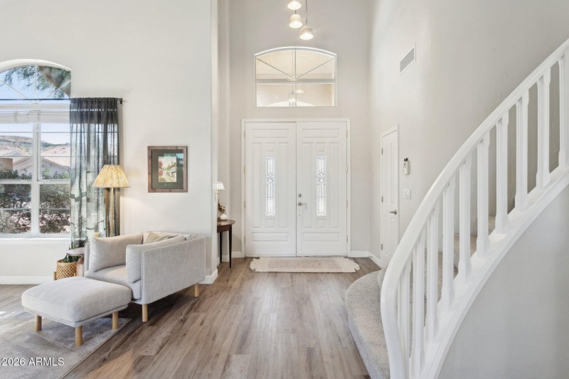 25-web-or-mls-16032-s-1st-st