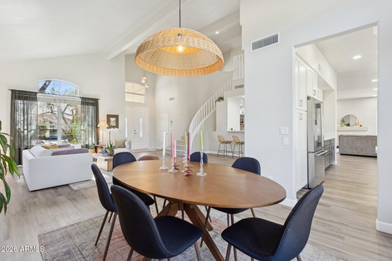 9-web-or-mls-16032-s-1st-st