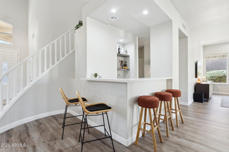 11-web-or-mls-16032-s-1st-st