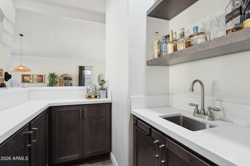 12-web-or-mls-16032-s-1st-st