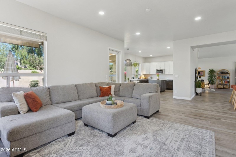 15-web-or-mls-16032-s-1st-st