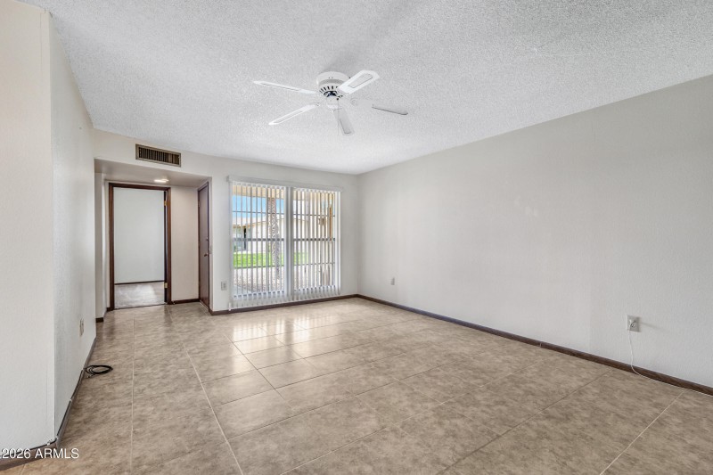 10737 W Santa Fe Dr-6