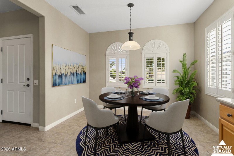 23-Breakfast-Nook-Staged