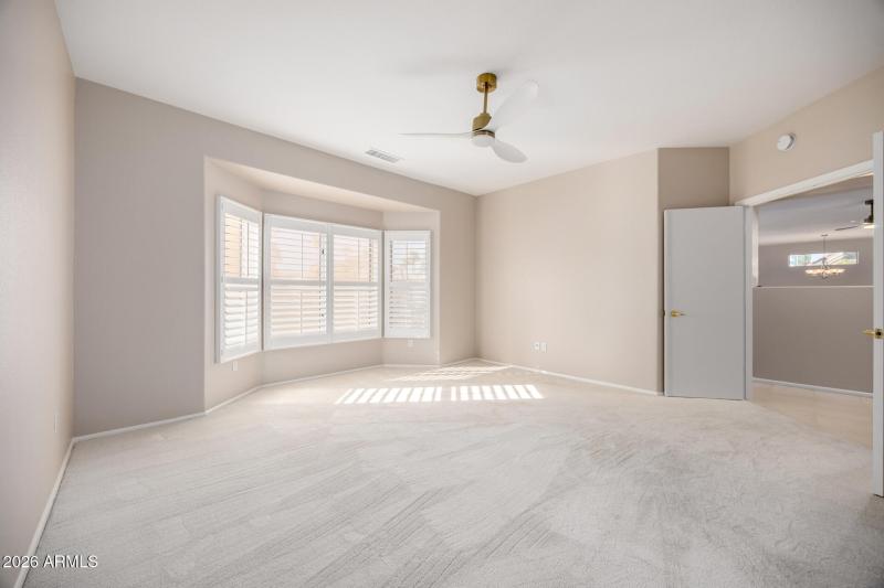 24 Large Master Bedroom with Ensuite