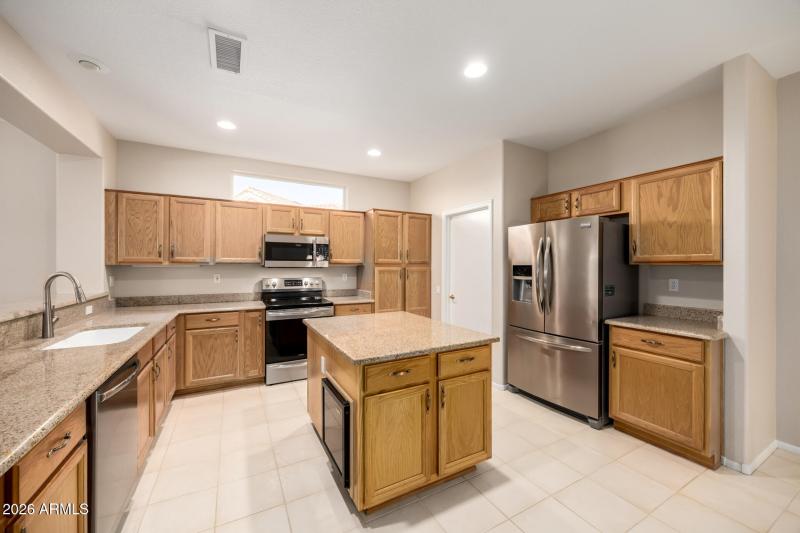 18 Very large Kitchen