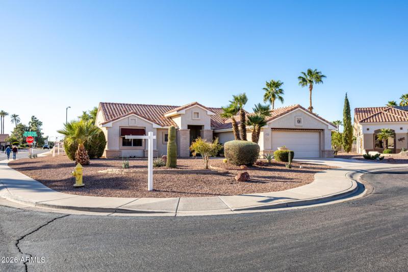 07 On the Curb of a cup-de-sac