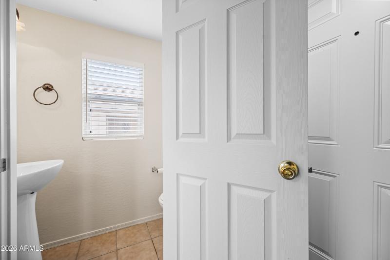 12-22749WMGS-ocupix-