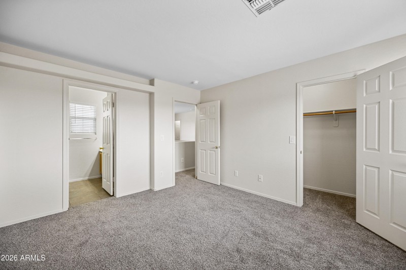 16-22749WMGS-ocupix-