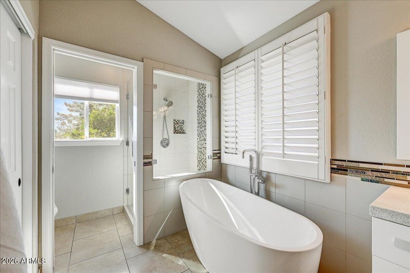 Primary Bathroom Soak Tub