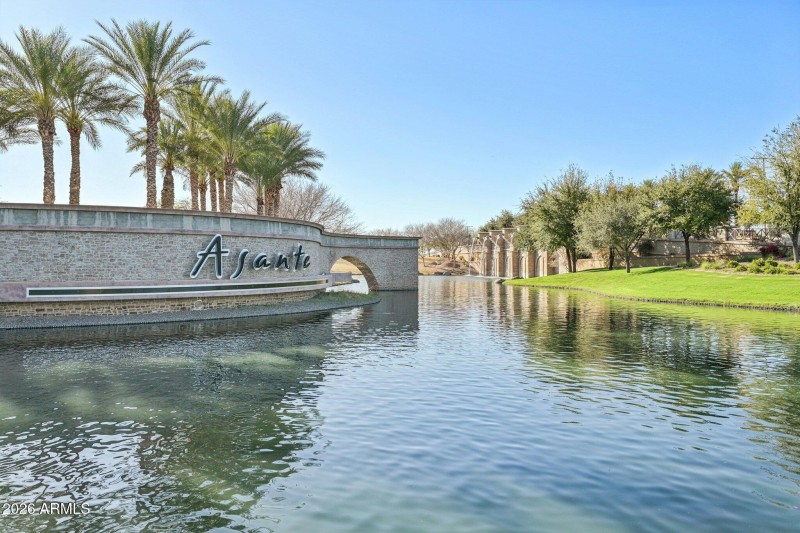 61-web-or-mls-W Fallen Leaf Ln-2002-932