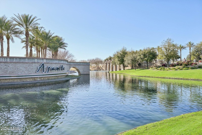 62-web-or-mls-W Fallen Leaf Ln-2002-933