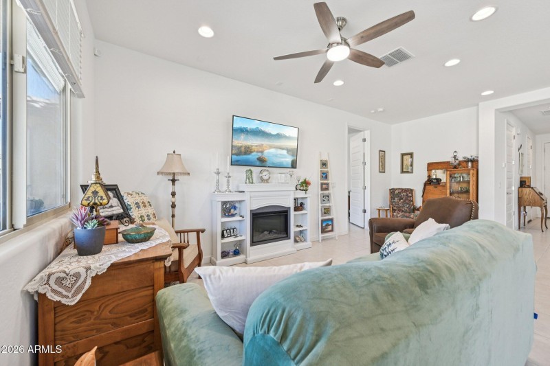 8-web-or-mls-W Fallen Leaf Ln-S2002-008