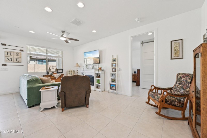 9-web-or-mls-W Fallen Leaf Ln-S2002-009