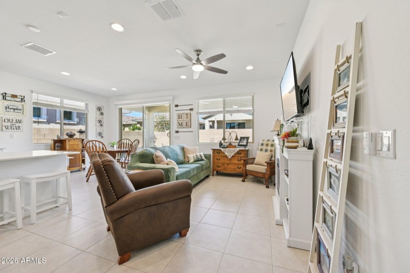 10-web-or-mls-W Fallen Leaf Ln-S2002-010