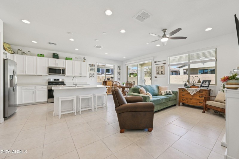 11-web-or-mls-W Fallen Leaf Ln-S2002-011