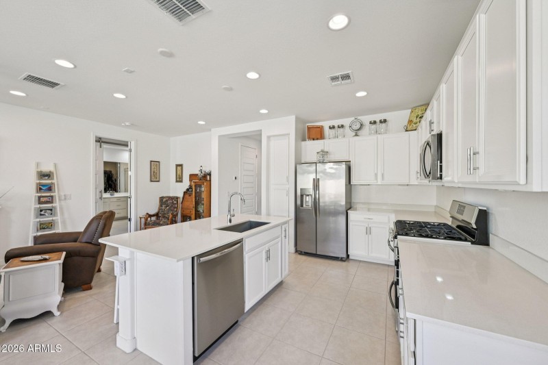 17-web-or-mls-W Fallen Leaf Ln-S2002-017