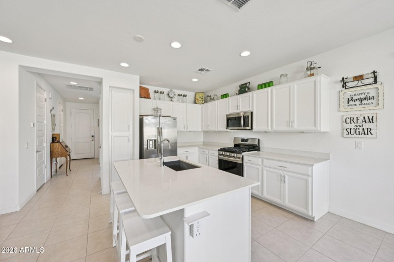 18-web-or-mls-W Fallen Leaf Ln-S2002-018