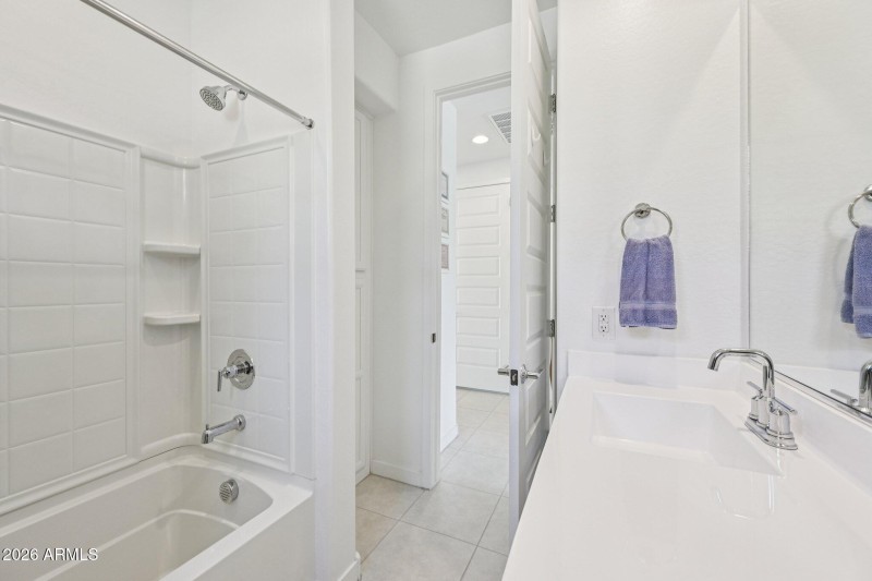 20-web-or-mls-W Fallen Leaf Ln-S2002-020