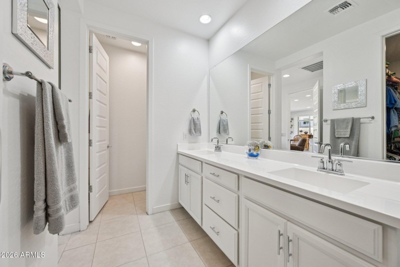 28-web-or-mls-W Fallen Leaf Ln-S2002-028