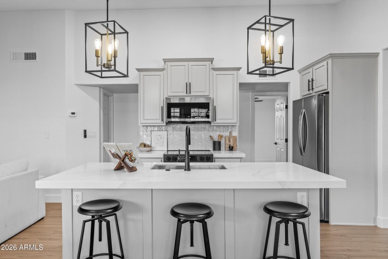 3716 E Dartmouth St-13