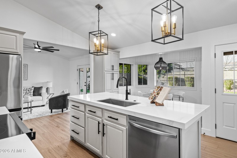 3716 E Dartmouth St-15