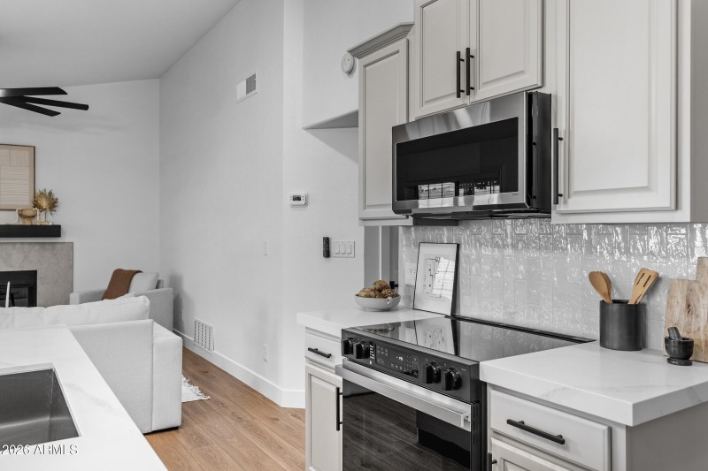 3716 E Dartmouth St-16