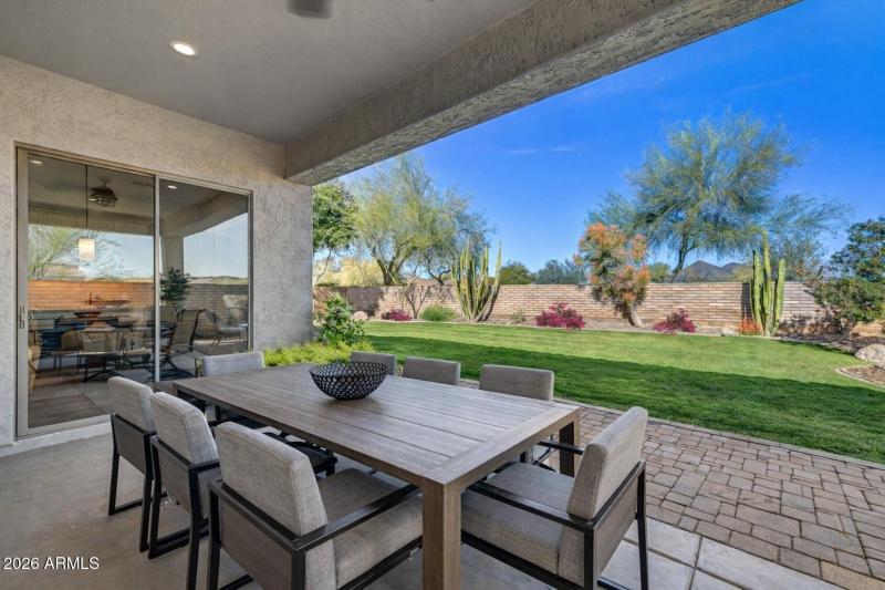 Covered Patio w/Mtn Views
