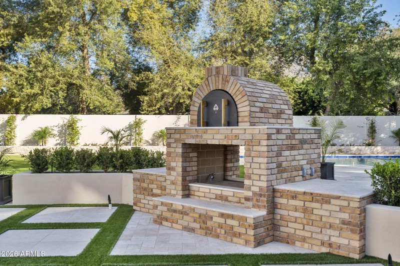 Exeter Pizza Oven + Fireplace