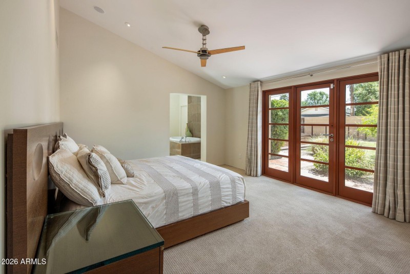 25-web-or-mls-D46A0816