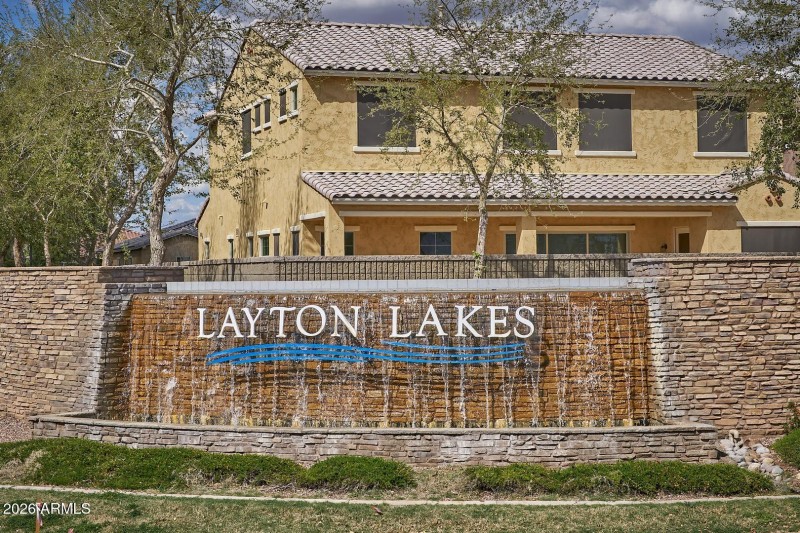 Layton Lakes-Sign
