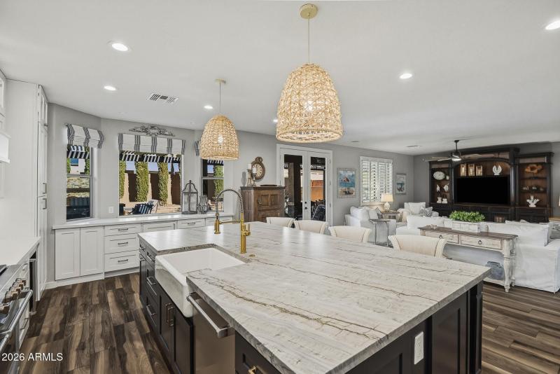 Great cupbords and counter space