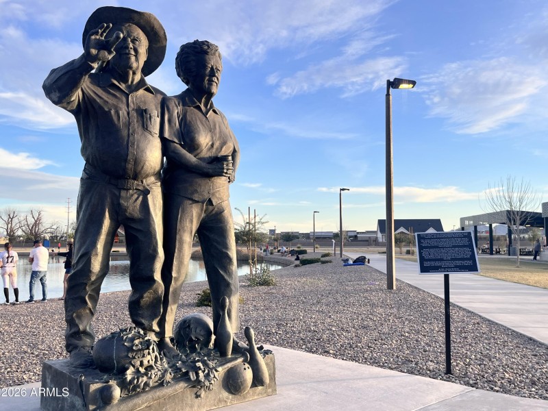 FRONTIER FAMILY PARK