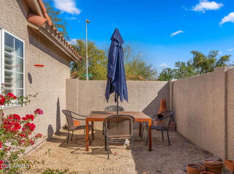 50-web-or-mls-Backyard1