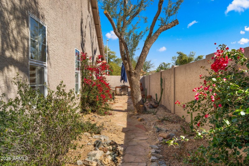 49-web-or-mls-Backyard9