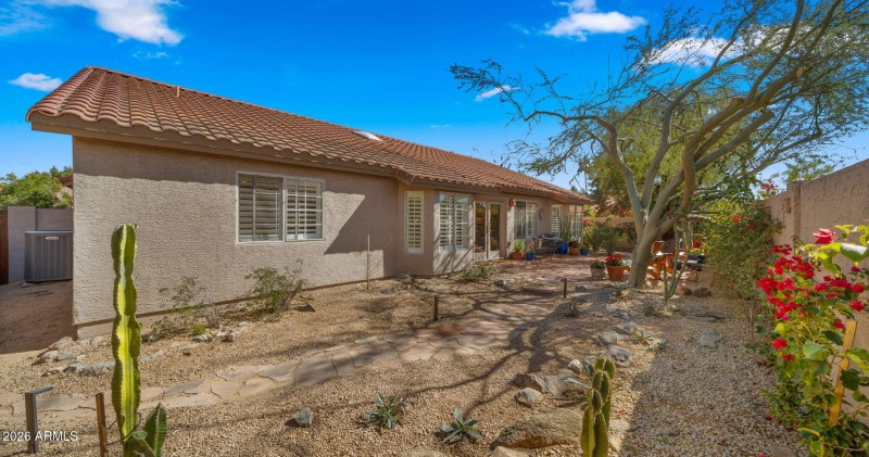 43-web-or-mls-Backyard3