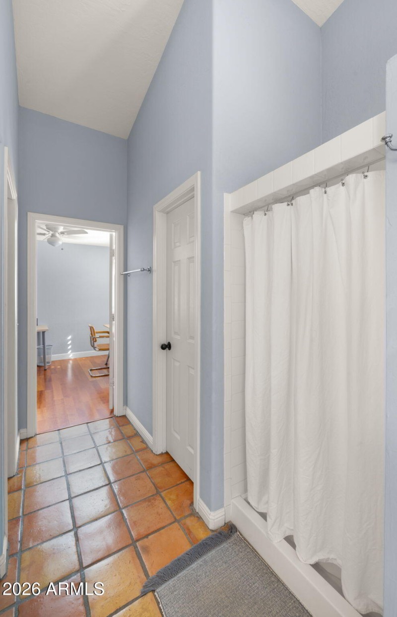 37-web-or-mls-Primary Bedroom8