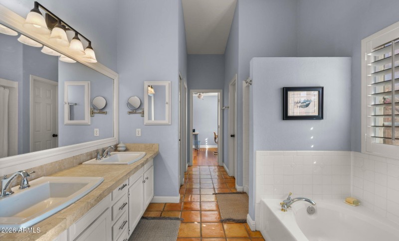 34-web-or-mls-Primary Bedroom5