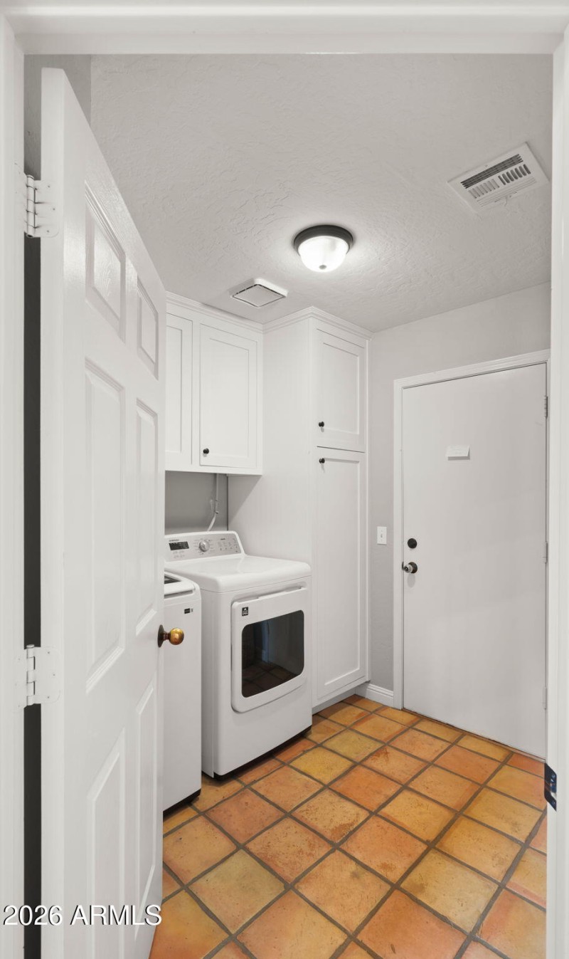27-web-or-mls-Laundry Room1
