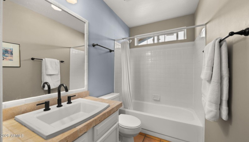 26-web-or-mls-Full Bathroom