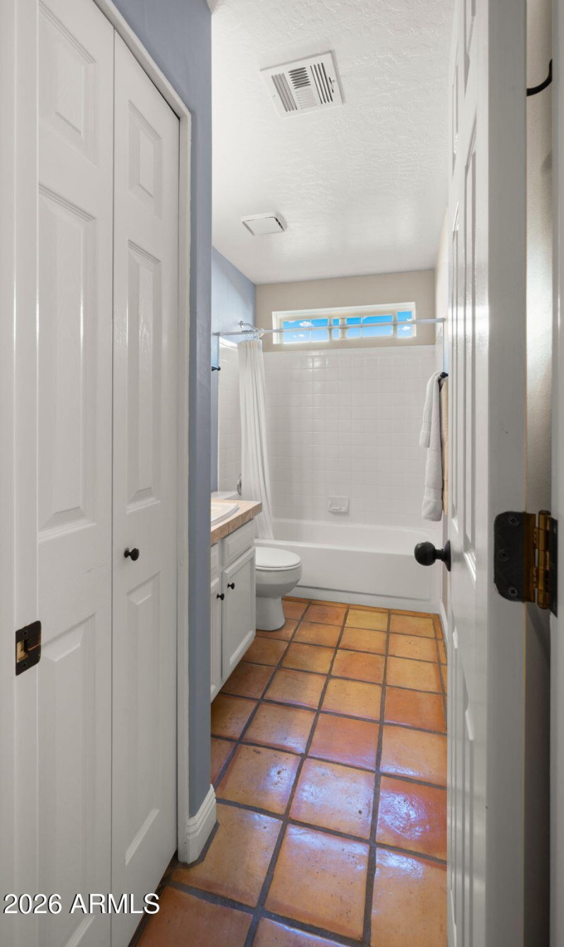 25-web-or-mls-Full Bathroom Entry