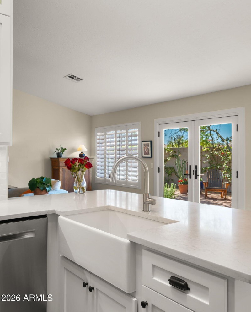 20-web-or-mls-Kitchen10