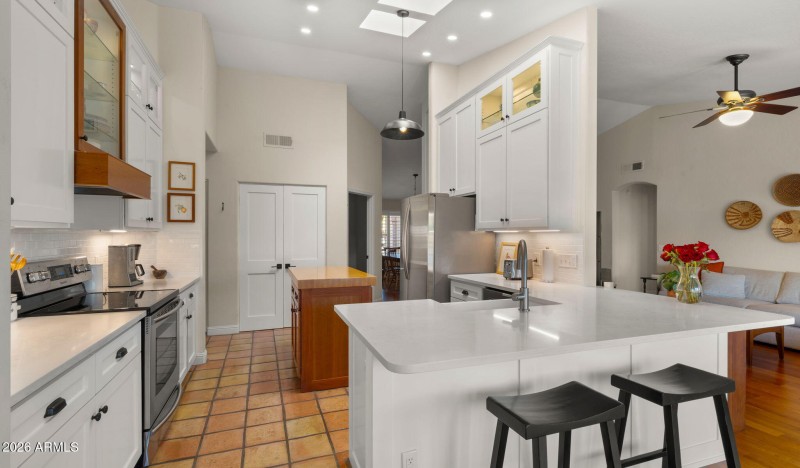 14-web-or-mls-Kitchen8